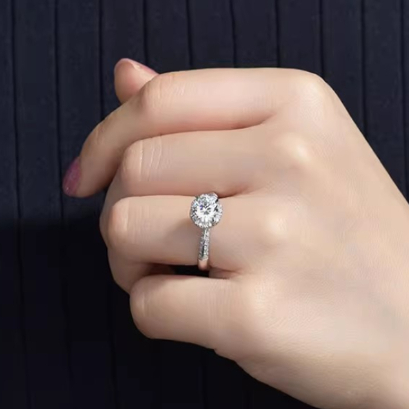 Men's 1 Carat Four-Claw Moissanite Wedding Ring